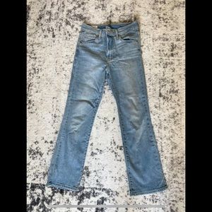 Levi’s High-wasted, flare jeans.